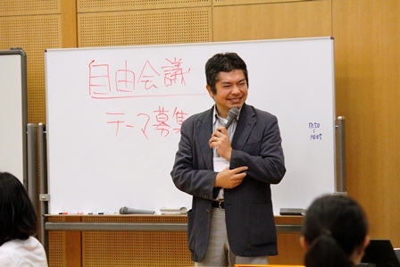 未来カフェ トークライブの様子
