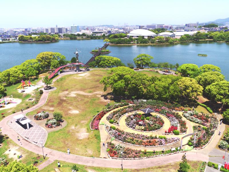 駕与丁公園（バラ園）空撮